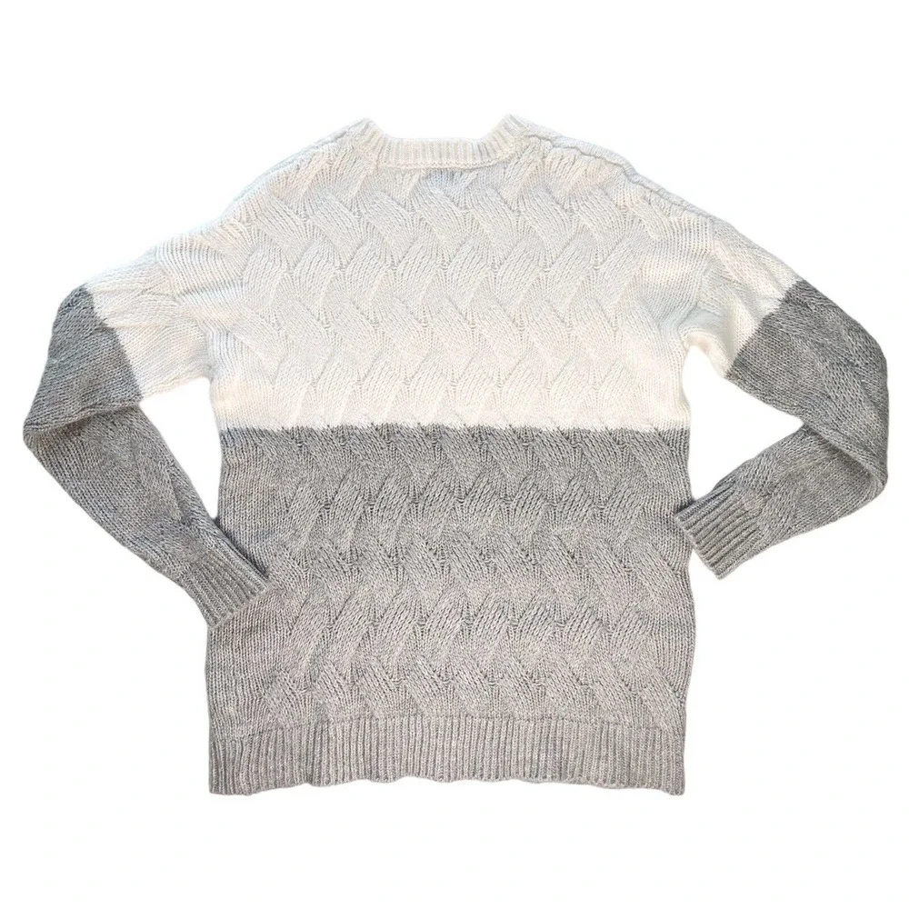 A New Day Womens SMALL Crew Neck SWEATER Gray White Pullover Ultra SOFT Knit EUC